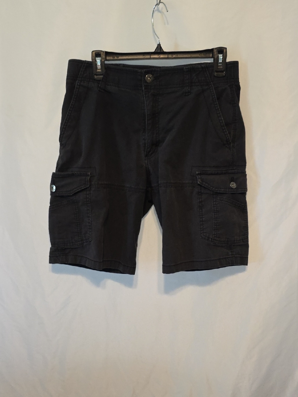 Lee Extreme Motion Black Cargo Shorts with Button Flap Pockets